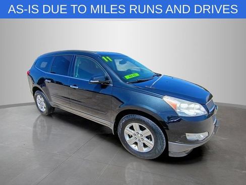 Used 2011 Chevrolet Traverse LT w/ Personal Connectivity Package FWD image 2