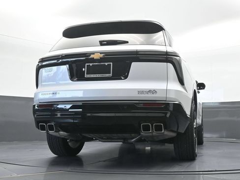 Used 2025 Chevrolet Traverse High Country FWD image 66