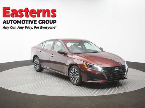 Used 2025 Nissan Altima 2.5 SV FWD image 47