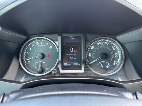 Used 2019 Toyota Tacoma TRD Off-Road AWD/4WD image 15