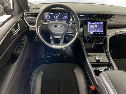 Used 2023 Jeep Grand Cherokee Altitude image 22