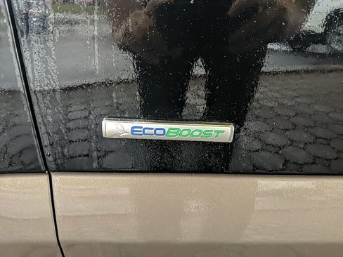 Used 2017 Ford F150 Lariat w/ Equipment Group 502A Luxury image 12