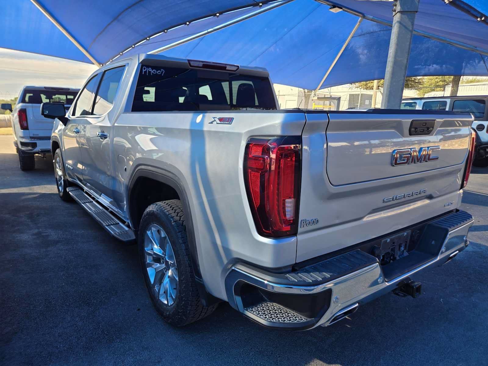 Used 2019 GMC Sierra 1500 SLT AWD/4WD image 3