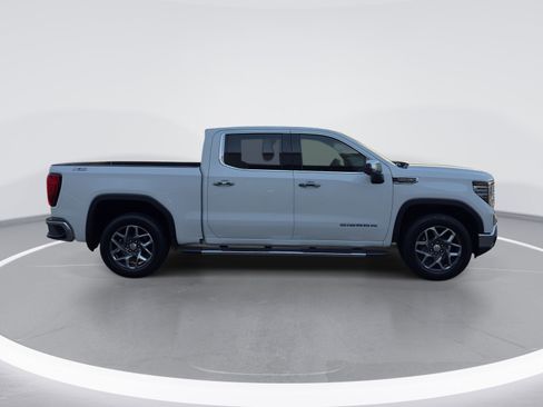 Used 2023 GMC Sierra 1500 SLT w/ SLT Premium Package AWD/4WD image 2