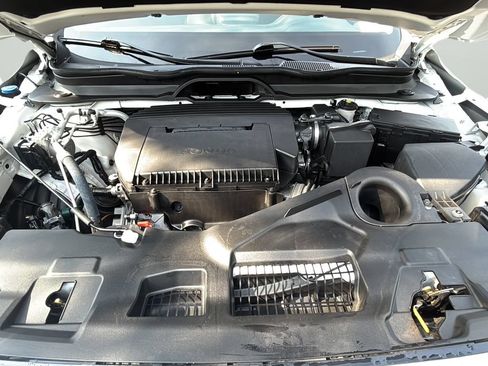 Used 2025 Honda Pilot EX-L image 9