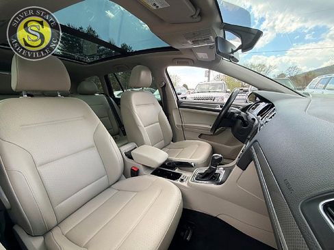 Used 2017 Volkswagen Golf Alltrack SE image 17