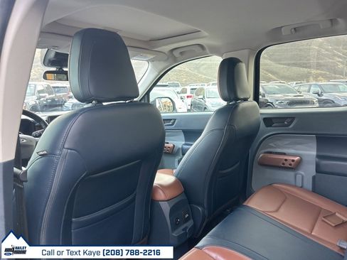 Used 2022 Ford Maverick Lariat w/ Lariat Luxury Package image 12