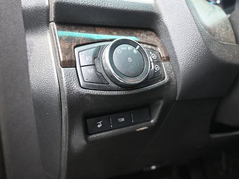 Used 2013 Ford Explorer Limited image 20