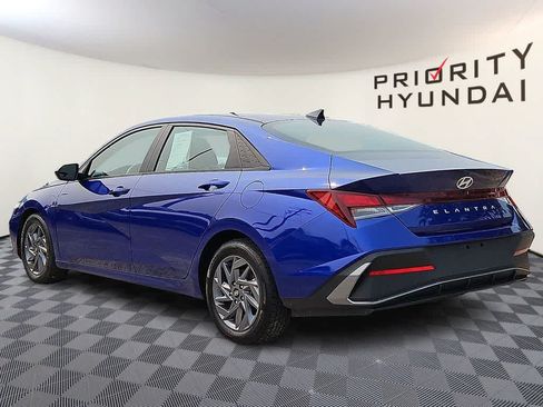 Used 2024 Hyundai Elantra SEL FWD image 6