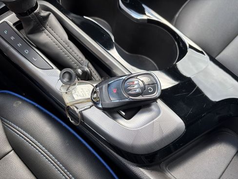 Used 2025 Buick Envista Sport Touring image 22