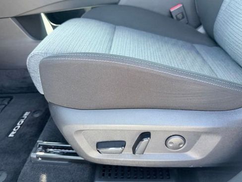 Certified 2023 Nissan Rogue SV FWD image 23