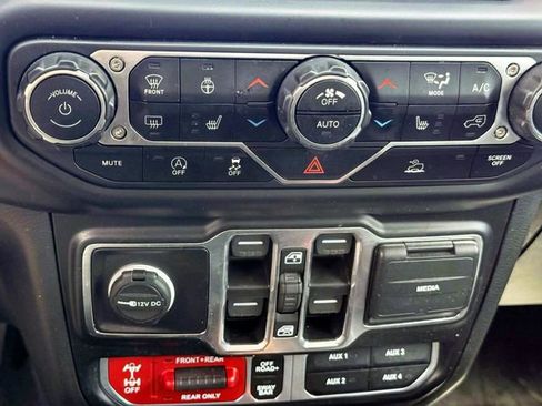 Certified 2022 Jeep Wrangler Unlimited Rubicon w/ Cold Weather Group AWD/4WD image 27