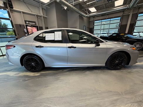 Used 2020 Toyota Camry SE FWD image 24