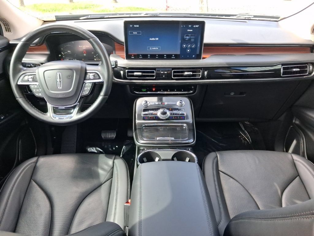 Used 2023 Lincoln Nautilus Reserve FWD image 9