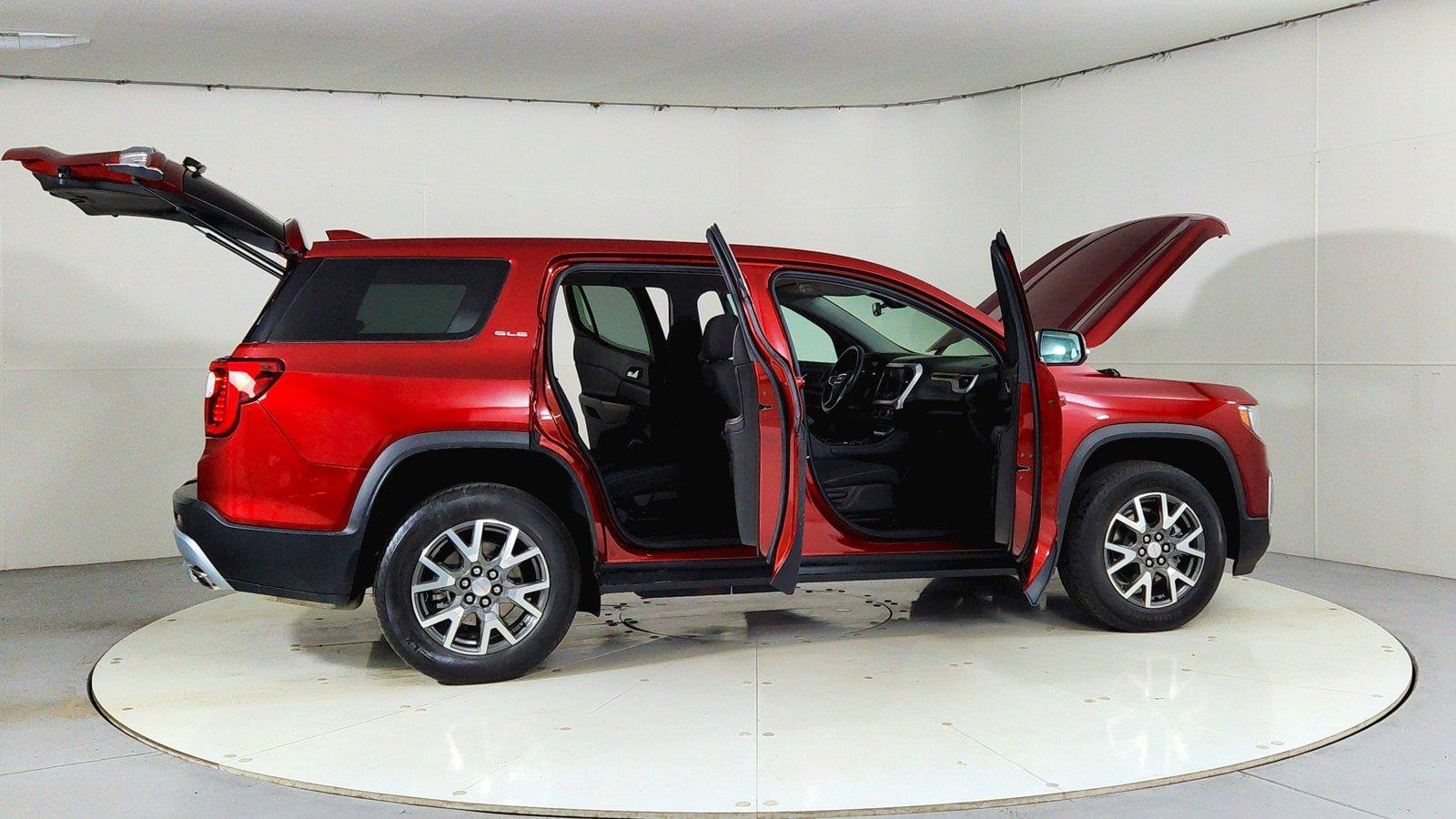 Used 2023 GMC Acadia SLE FWD image 13