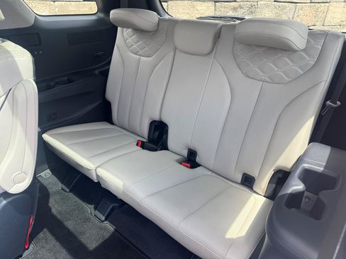 Used 2022 Hyundai Palisade Limited FWD image 11