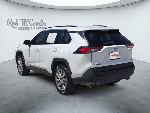 Used 2020 Toyota RAV4 XLE Premium FWD image 3