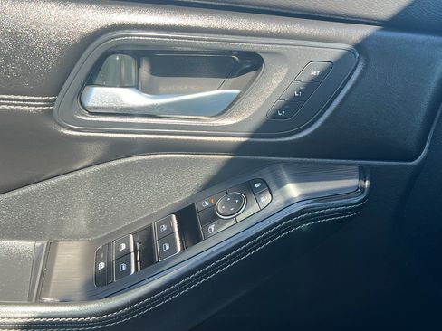 Used 2024 Nissan Rogue SL w/ SL Premium Package image 19