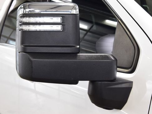 Used 2023 Chevrolet Silverado 2500 High Country w/ Safety Package II image 21