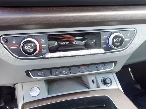 Used 2023 Audi Q5 e Premium Plus w/ Premium Plus Package image 19