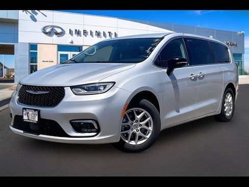 Used 2024 Chrysler Pacifica Touring-L FWD image 1