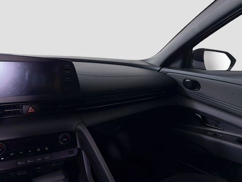 Used 2025 Hyundai Elantra Sport image 24