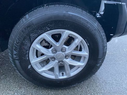 Used 2023 Jeep Wrangler Sport S image 7