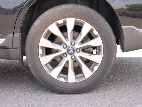 Used 2018 Subaru Outback 2.5i Touring w/ Popular Package #3 AWD/4WD image 9