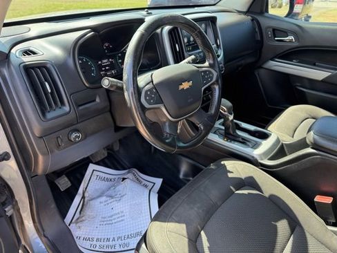 Used 2022 Chevrolet Colorado LT w/ Fleet Safety Package image 12
