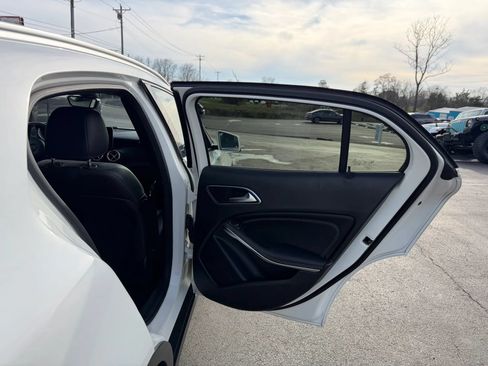 Used 2019 Mercedes-Benz GLA 250 4MATIC image 34