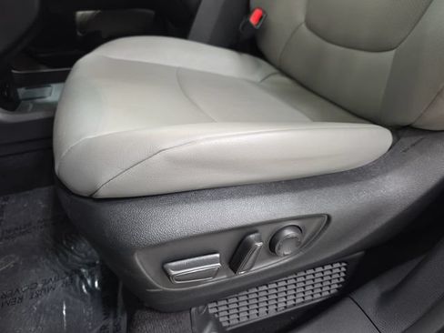 Certified 2026 Toyota Sienna XLE FWD image 26