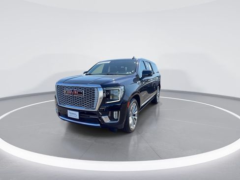 Used 2024 GMC Yukon XL Denali w/ Denali Reserve Package AWD/4WD image 4