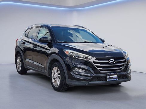 Used 2016 Hyundai Tucson SE w/ Option Group 02 AWD/4WD image 3