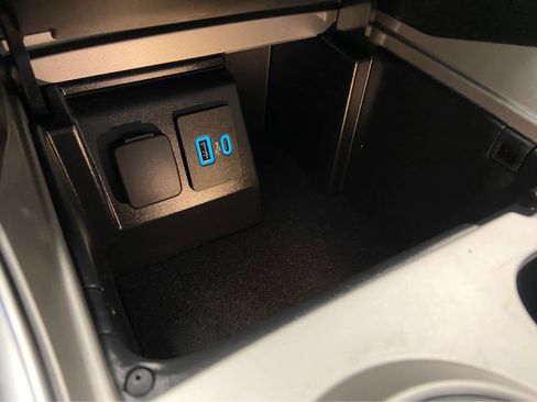 Used 2023 Ford Explorer Limited w/ Equipment Group 301A image 39