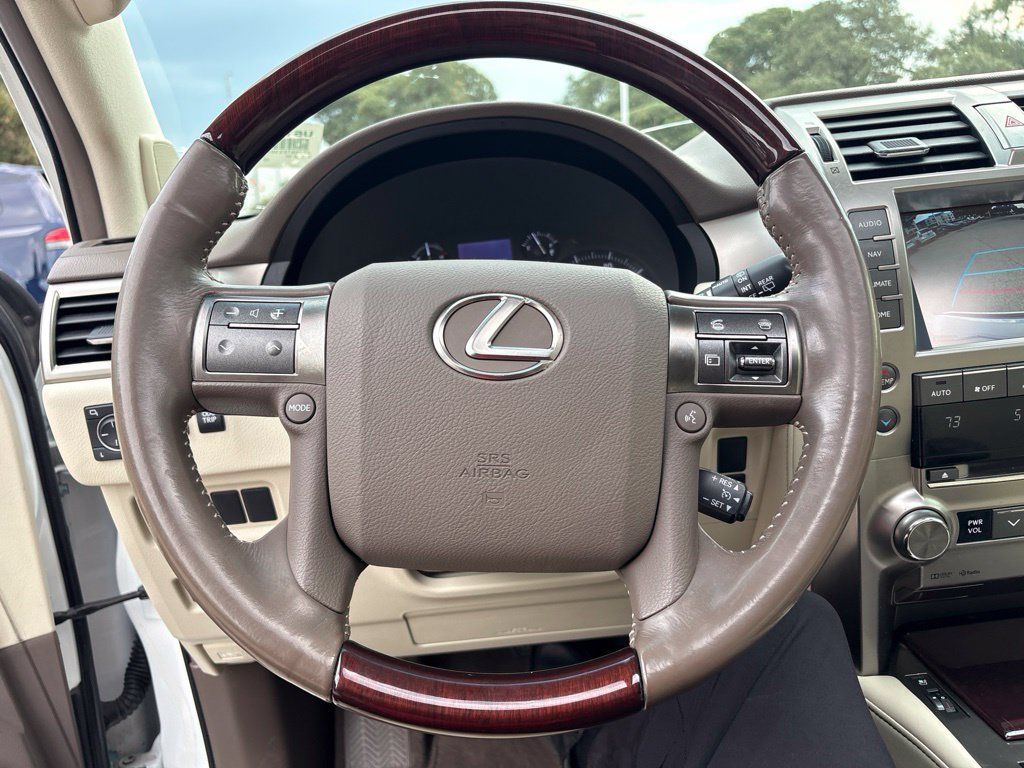 Used 2016 Lexus GX 460 w/ Premium Package AWD/4WD image 14