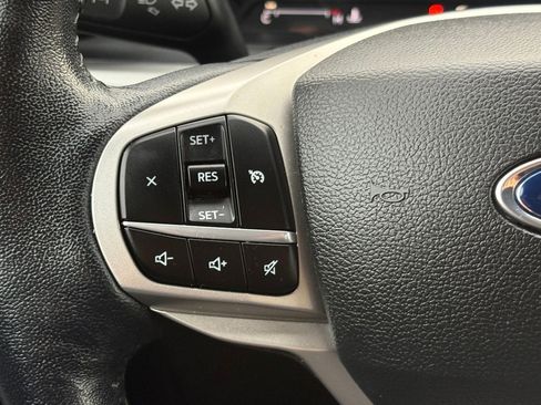Used 2022 Ford Explorer XLT RWD image 19