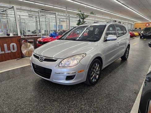 Used 2012 Hyundai Elantra w/ Preferred Pkg FWD image 2