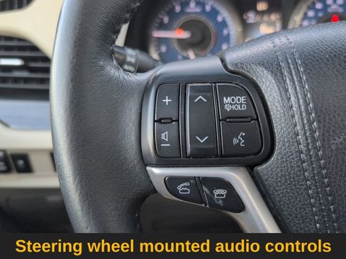 Used 2017 Toyota Sienna XLE w/ XLE Navigation Package image 13