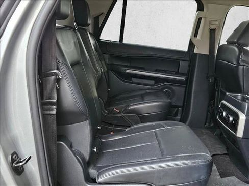 Used 2022 Ford Expedition Max XLT RWD image 19