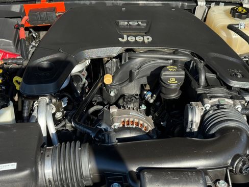 Certified 2020 Jeep Gladiator Mojave image 32