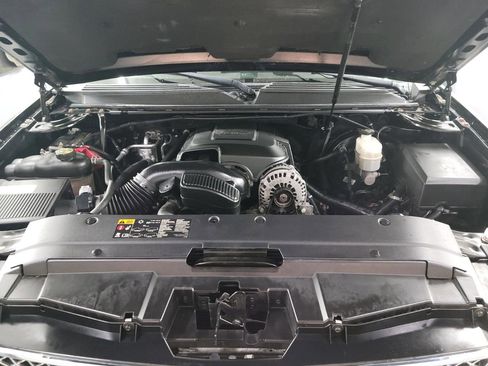 Used 2014 Chevrolet Suburban LTZ image 38