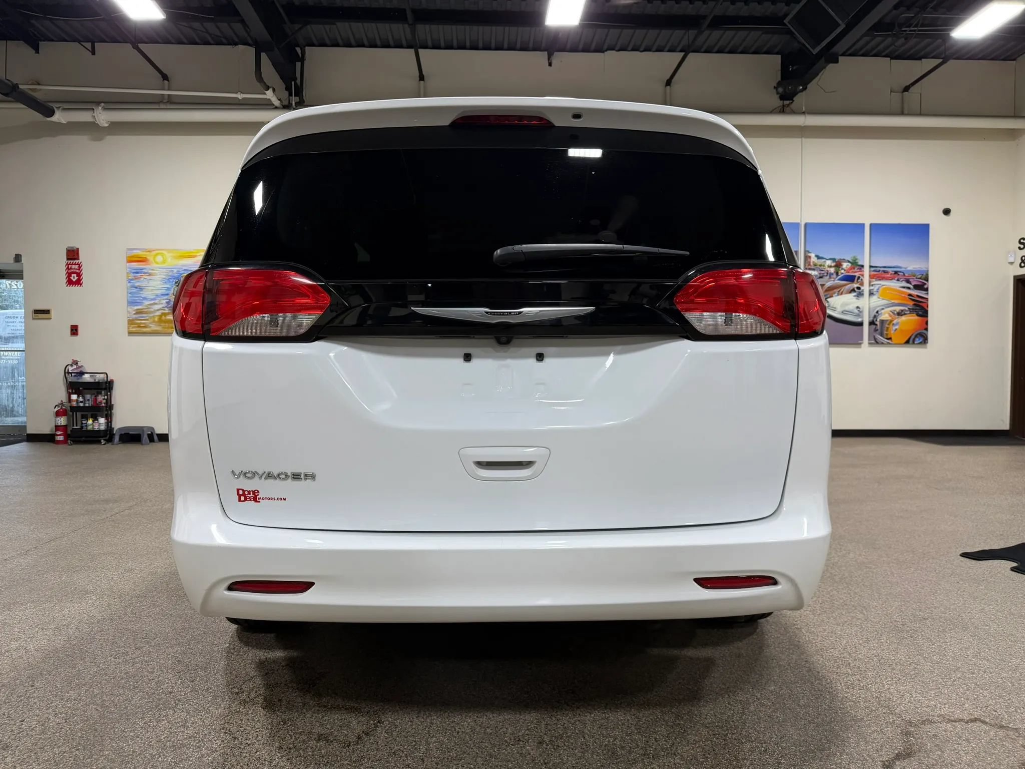 Used 2023 Chrysler Voyager LX FWD image 6