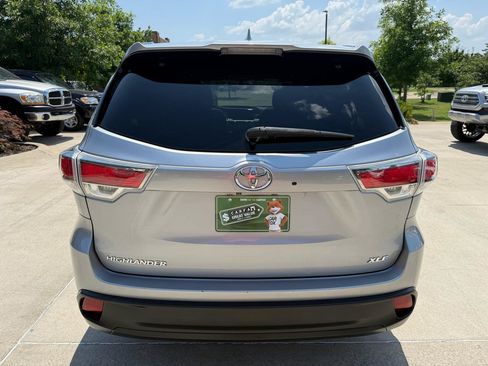 Used 2016 Toyota Highlander XLE FWD image 5