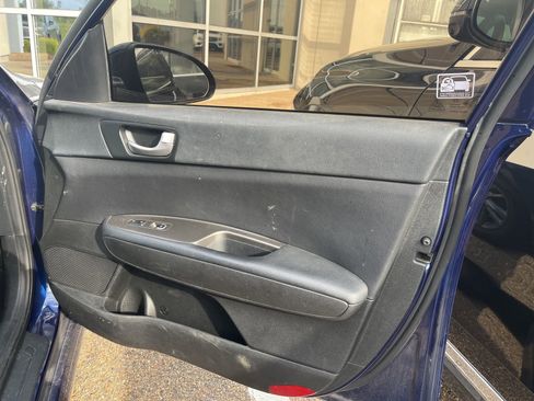 Used 2020 Kia Optima LX image 4