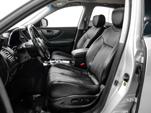 Used 2017 INFINITI QX70 AWD w/ Premium Package image 44