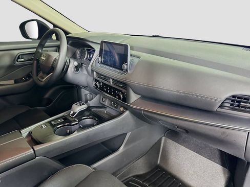 Used 2026 Nissan Rogue S FWD image 29