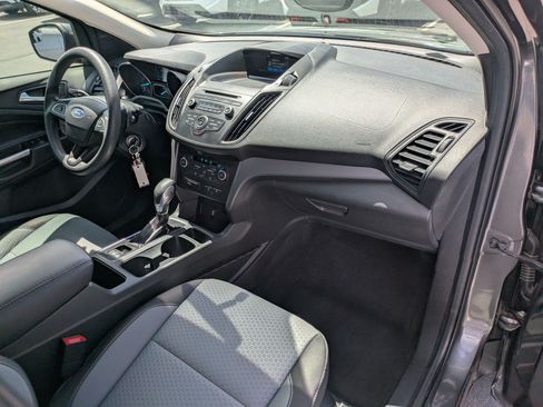 Used 2018 Ford Escape SE FWD image 32
