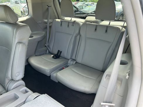 Used 2012 Toyota Highlander Limited w/ Tow Pkg AWD/4WD image 13
