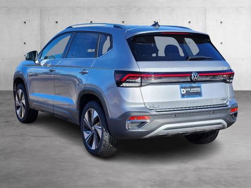 New 2025 Volkswagen Taos SE image 28