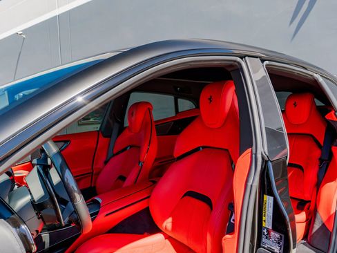 Used 2025 Ferrari Purosangue AWD/4WD image 57